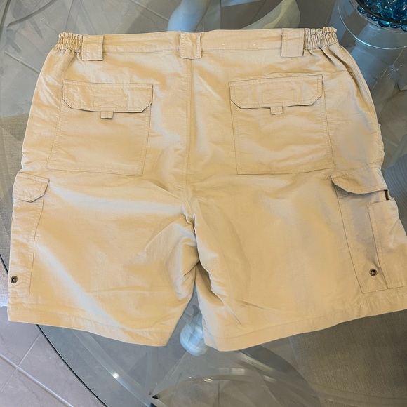 Against the Elements Tan Fishing Shorts size 44 - Picture 4 of 12